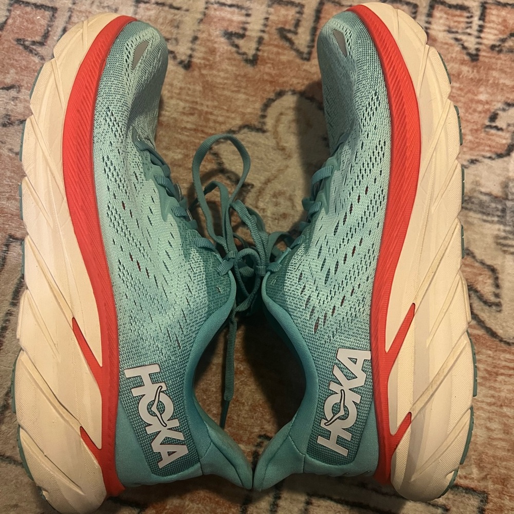 HOKA W Clifton 8